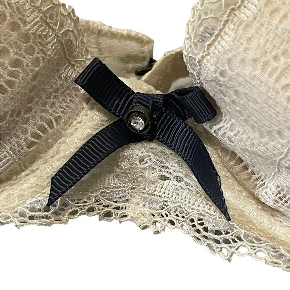 Victoria Secret Lightly Lined Plunge Bra Ivory Lace 36B - Picture 2 of 4